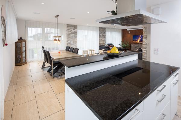 Modernes, grosszügiges 5.5-Zimmer Einfamilienhaus mit Privatpool - Bild# 5