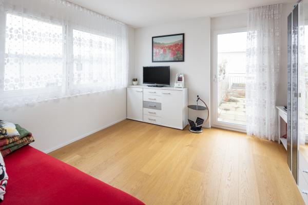 Modernes, grosszügiges 5.5-Zimmer Einfamilienhaus mit Privatpool - Bild# 8