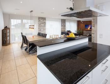 Modernes, grosszügiges 5.5-Zimmer Einfamilienhaus mit Privatpool - Bild# 5