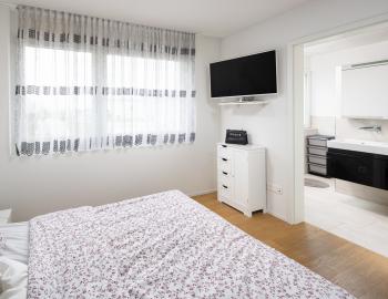 Modernes, grosszügiges 5.5-Zimmer Einfamilienhaus mit Privatpool - Bild# 7