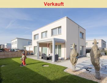 Modernes, grosszügiges 5.5-Zimmer Einfamilienhaus mit Privatpool - Bild# 1