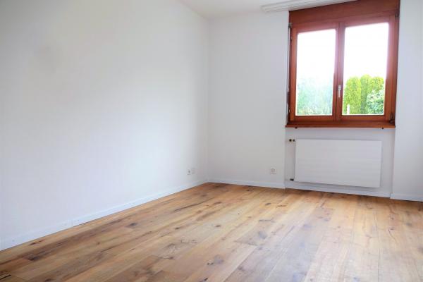 Neu renovierte, grosszügige Gartenwohnung an ruhiger und sonniger Lage - Bild# 8