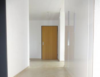 Neu renovierte, grosszügige Gartenwohnung an ruhiger und sonniger Lage - Bild# 2