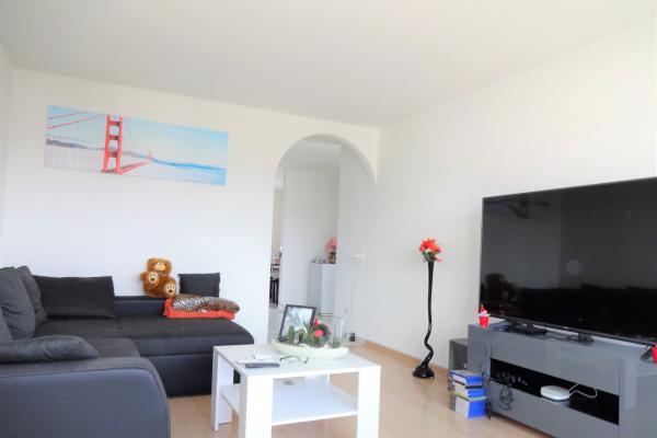 Sehr schöne, helle und zentrale 4,5- Zimmerwohnung mit viel Platz - Bild# 5