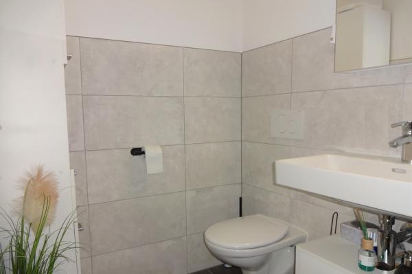 Sehr schöne und zentrale 2.5-Zimmerwohnung mit grossem Gartensitzplatz in 4552 Derendingen / SO - Bild# 6