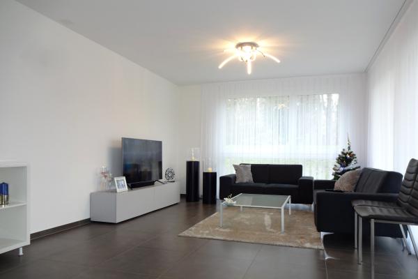 Sehr schöne und zentrale 2.5-Zimmerwohnung mit grossem Gartensitzplatz in 4552 Derendingen / SO - Bild# 3