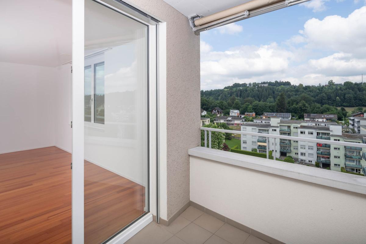 Sehr schöne, moderne und zentrale 3.5-Zimmerwohnung mit zwei Balkone - Bild# 10