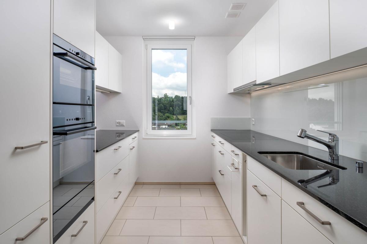 Sehr schöne, moderne und zentrale 3.5-Zimmerwohnung mit zwei Balkone - Bild# 6