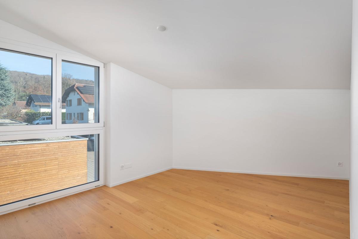 Moderne 5.5-Zimmer-Attikawohnung an Kinderfreundlicher Lage mit Top Aussicht - Bild# 10