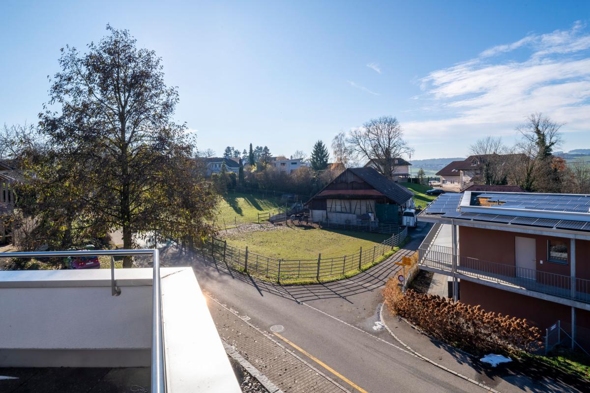 Moderne 5.5-Zimmer-Attikawohnung an Kinderfreundlicher Lage mit Top Aussicht - Bild# 16
