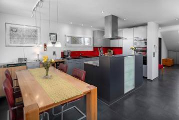 Exklusives 4.5-Zimmer Haus mit einer Einliegerwohnung an familienfreundlicher und zentraler Lage in Sursee / LU - Bild# 6