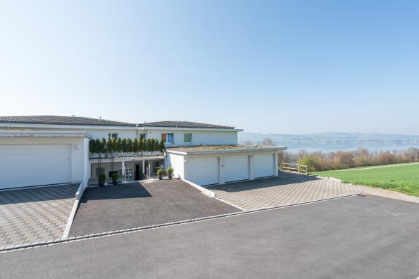 Grosszügige Gartenwohnung an privilegierter Lage mit Aussenpool - 6052 Eich - Bild# 8